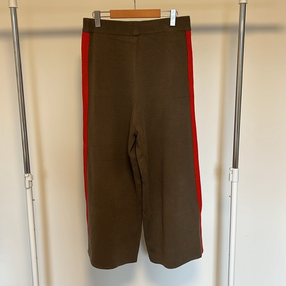 Just One Answer - Wide Leg, Cropped Knit Pants - Picture 8 of 10